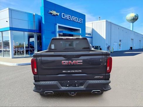 Used 2022 GMC Sierra 1500 AT4 w/ AT4 Preferred Package image 4