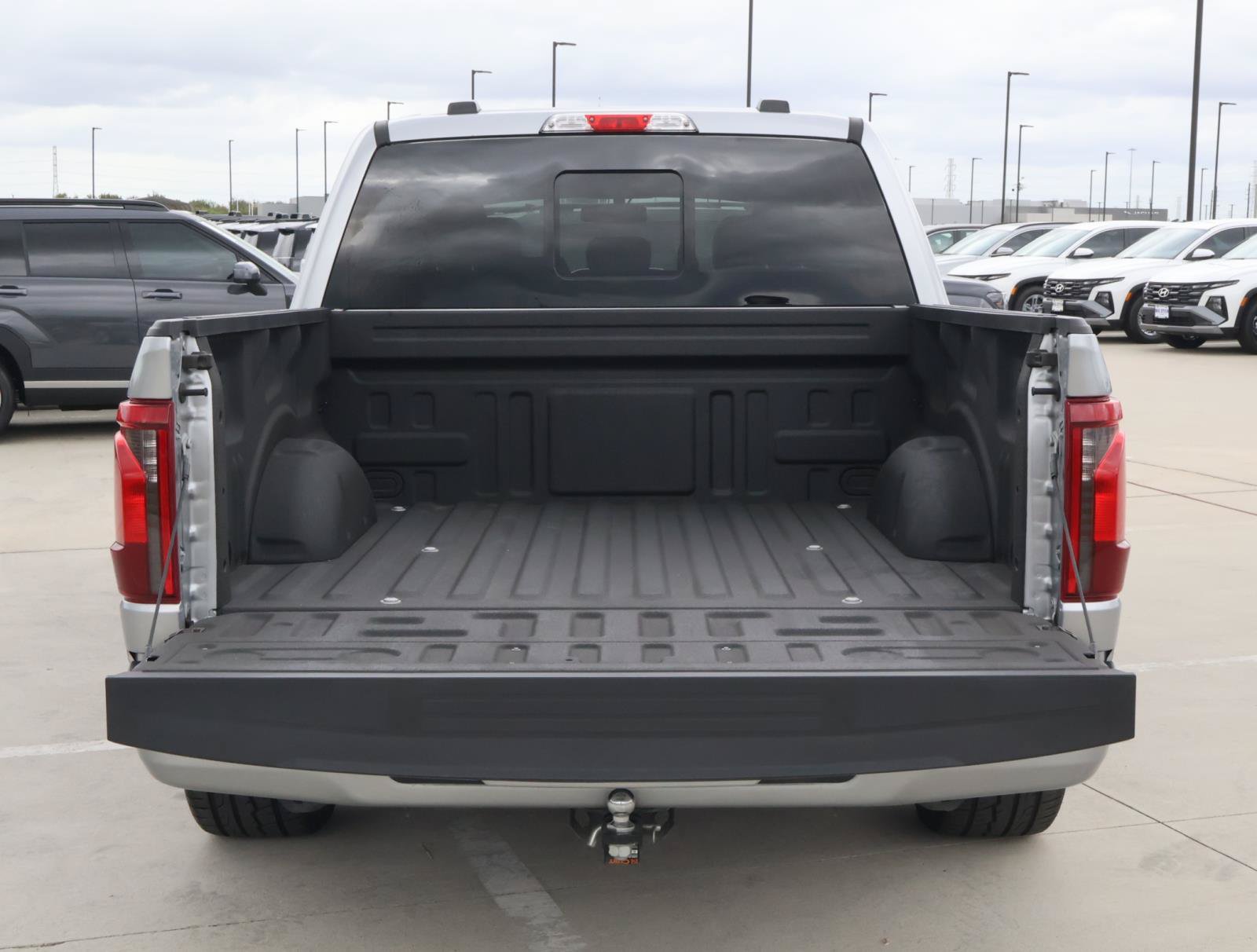 Used 2025 Ford F150 XLT w/ Equipment Group 302A MID RWD image 9