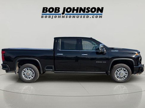 Used 2022 Chevrolet Silverado 2500 High Country w/ Z71 Off-Road Package AWD/4WD image 1