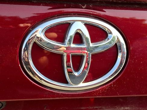 Used 2023 Toyota RAV4 XLE w/ Convenience Package AWD/4WD image 11