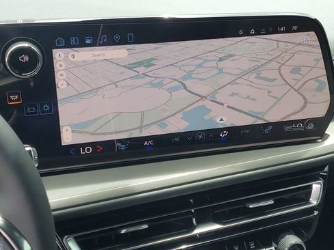 New 2026 Chevrolet Traverse LT image 13