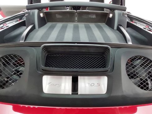 Certified 2019 Porsche 911 Targa 4S image 14