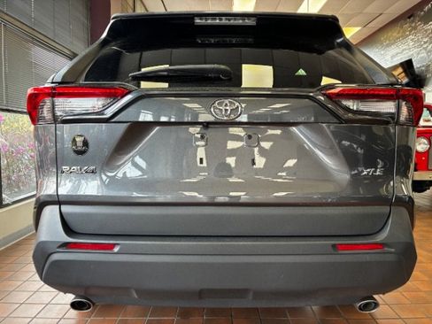 Used 2024 Toyota RAV4 XLE w/ Convenience Package FWD image 11