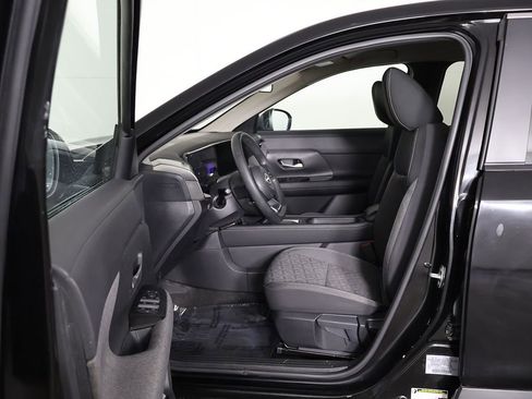Used 2025 Nissan Kicks SV AWD/4WD image 27
