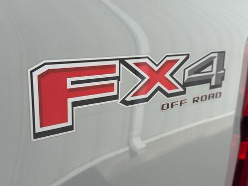 Used 2025 Ford F350 Lariat w/ Lariat Ultimate Package image 9