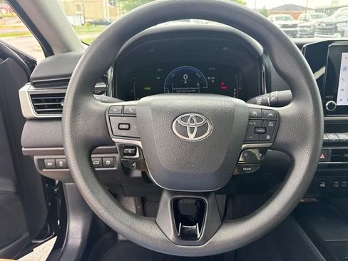Used 2025 Toyota Camry LE w/ Convenience Package FWD image 16