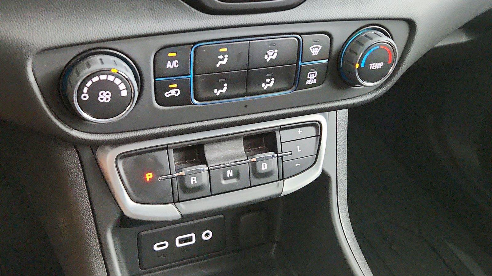 Used 2024 GMC Terrain SLE w/ LPO, Floor Liner Package AWD/4WD image 33