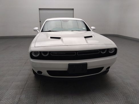 Used 2016 Dodge Challenger SXT RWD image 14
