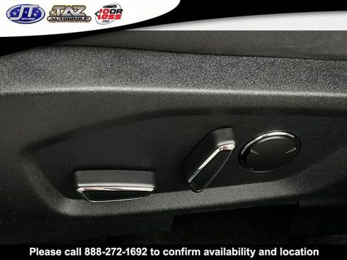 Used 2020 Ford Fusion SE image 18