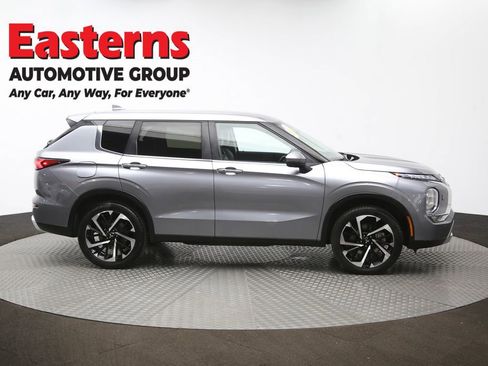 Used 2024 Mitsubishi Outlander SE image 46