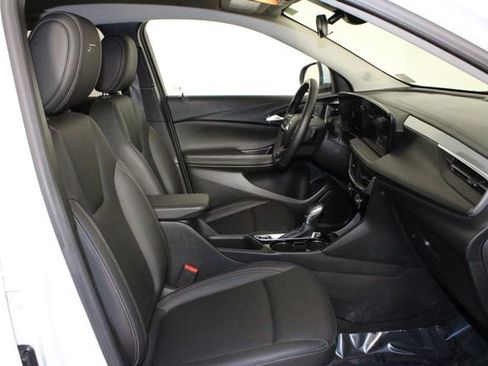 Used 2024 Buick Encore GX Sport Touring image 14