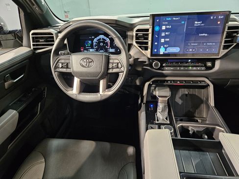 Used 2025 Toyota Tundra Limited AWD/4WD image 9