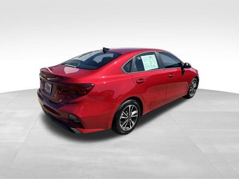 Used 2024 Kia Forte LXS w/ LXS Technology Package FWD image 4