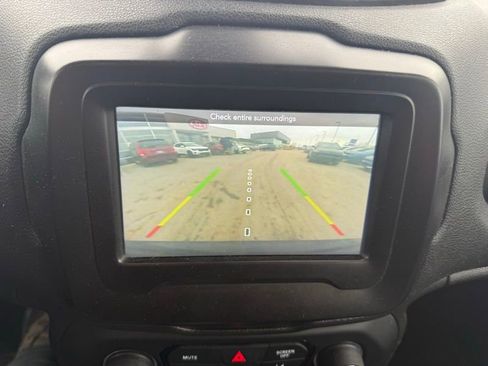 Used 2021 Jeep Renegade Sport image 12