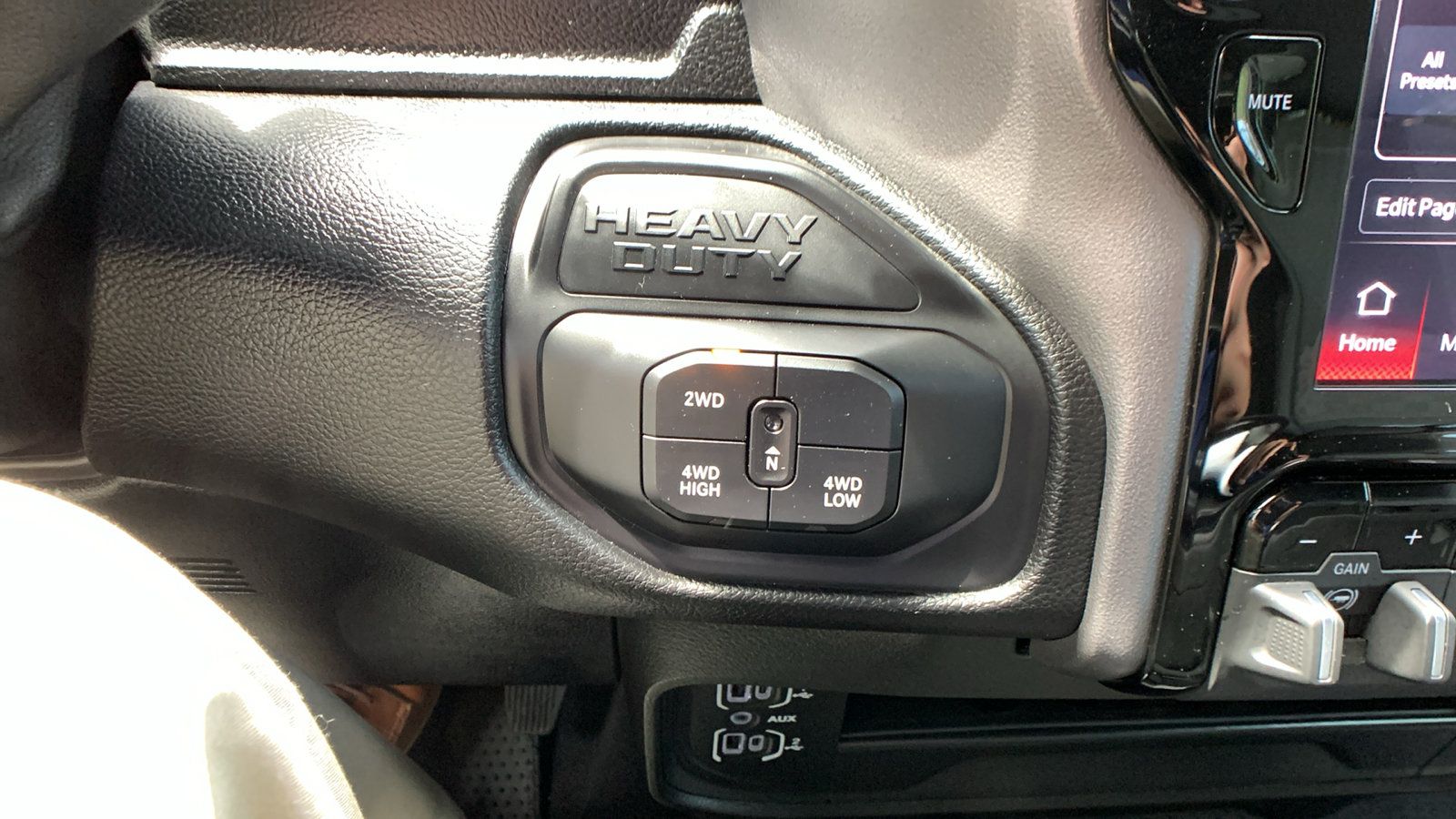 Used 2025 RAM 2500 Big Horn AWD/4WD image 19