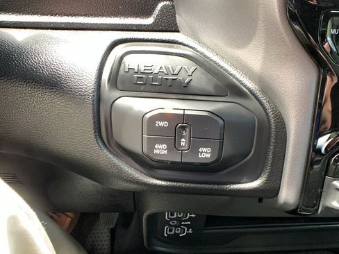 Used 2025 RAM 2500 Big Horn AWD/4WD image 19