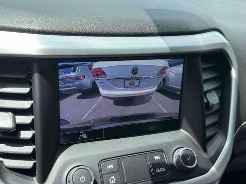 Used 2023 GMC Acadia SLT AWD/4WD image 29