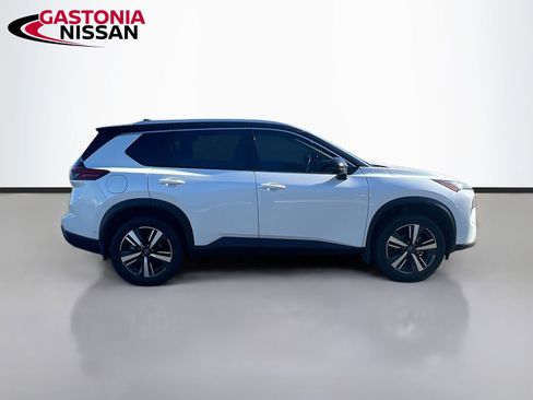 Used 2024 Nissan Rogue SL w/ SL Premium Package image 10