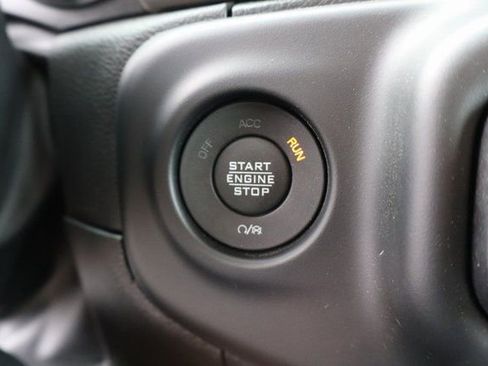 Used 2022 Jeep Gladiator Sport AWD/4WD image 18