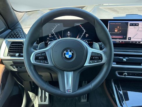 Certified 2024 BMW X7 xDrive40i w/ M Sport Package AWD/4WD image 17