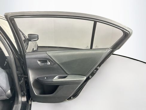 Used 2017 Honda Accord LX image 27