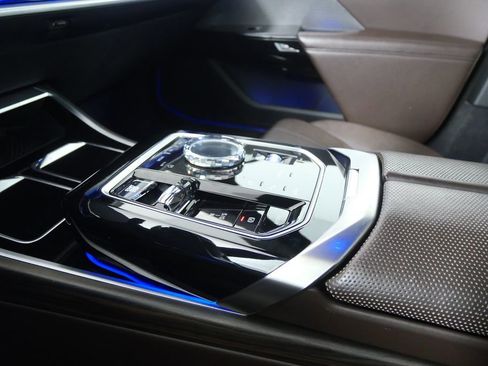 Certified 2023 BMW 760i xDrive w/ Executive Package image 28