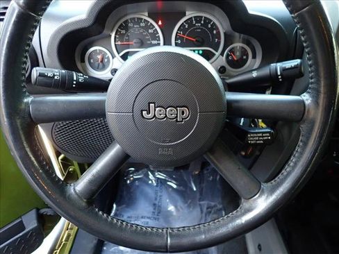 Used 2007 Jeep Wrangler Unlimited Sahara AWD/4WD image 10