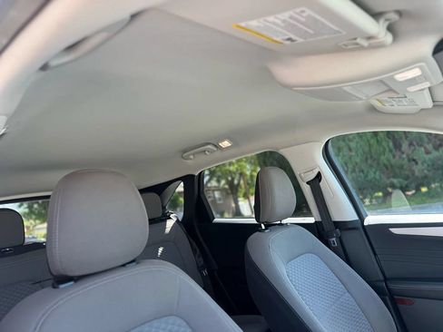 Used 2022 Ford Escape SE FWD image 16