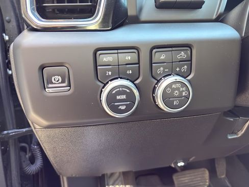 Used 2025 GMC Sierra 2500 Denali w/ Denali Reserve Package image 16