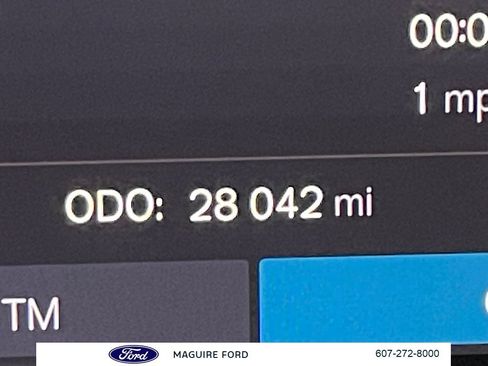 Used 2023 Volvo XC40 B5 Plus w/ Driver Assist Package AWD/4WD image 31