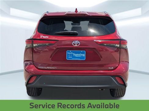 Used 2020 Toyota Highlander XLE FWD image 5