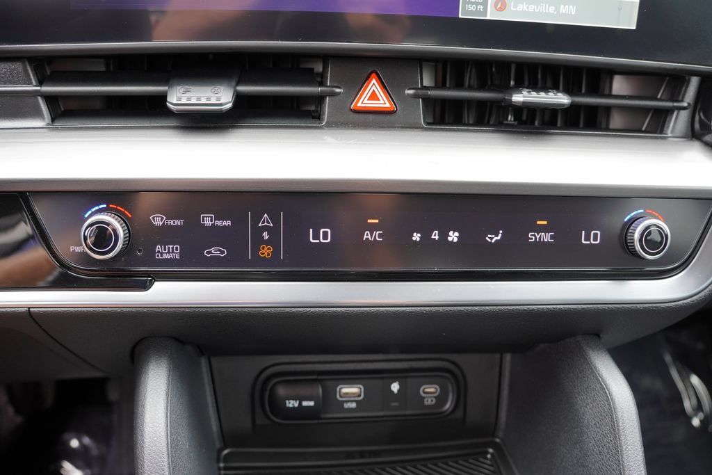 Certified 2024 Kia Sportage EX AWD/4WD image 27