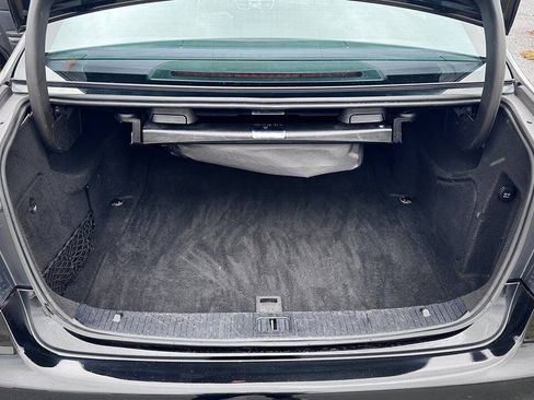 Used 2016 Mercedes-Benz E 400 4MATIC Sedan image 12