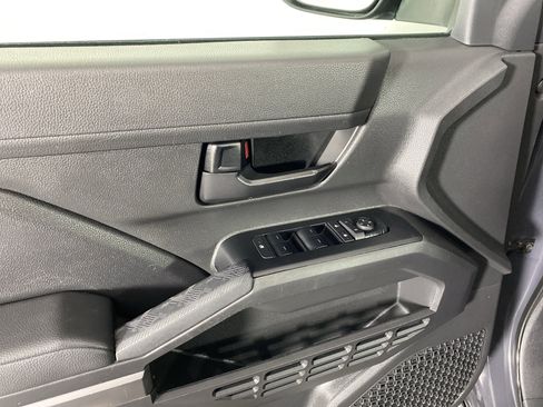 Used 2024 Toyota Tacoma SR5 AWD/4WD image 15