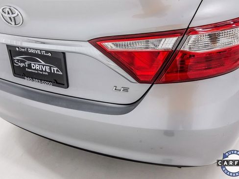 Used 2017 Toyota Camry LE image 7