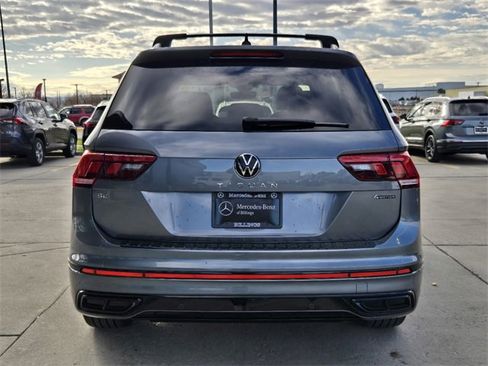 Used 2023 Volkswagen Tiguan SE R-Line image 40