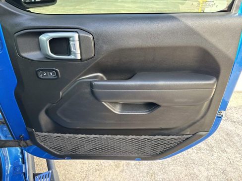 Used 2025 Jeep Wrangler Sport image 24