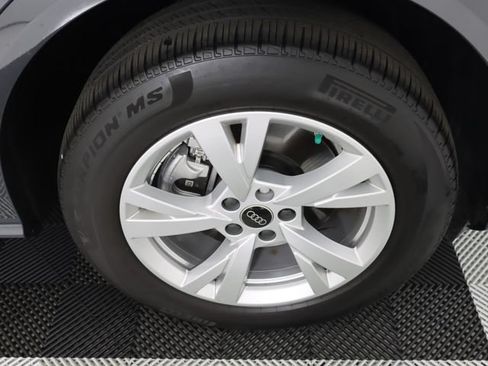 Used 2025 Audi Q5 Premium w/ Convenience Package AWD/4WD image 9