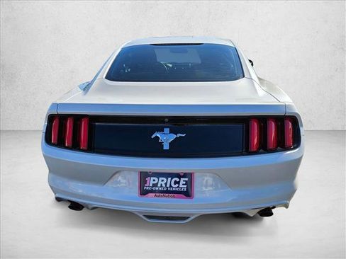 Used 2017 Ford Mustang Coupe image 7