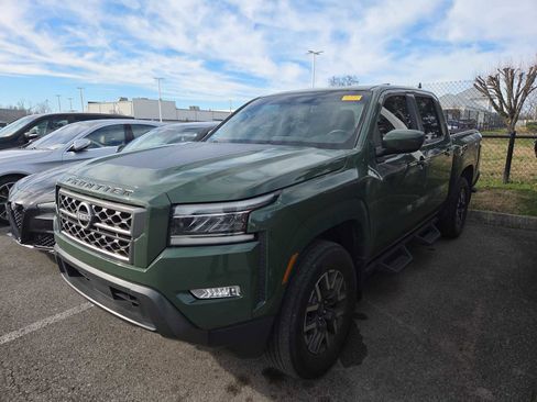 Used 2023 Nissan Frontier SV w/ SV Premium Package image 9