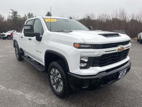 Used 2025 Chevrolet Silverado 2500 Custom w/ Snow Plow Prep/Camper Package image 8