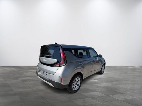 Used 2024 Kia Soul LX w/ Option Group 015 FWD image 6