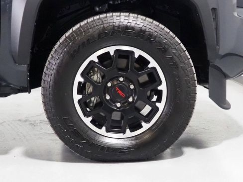 Used 2025 Toyota Tacoma TRD Off-Road image 35