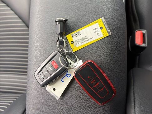 Used 2024 Toyota Camry SE w/ Convenience Package image 32