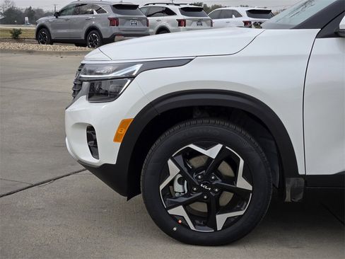 New 2026 Kia Seltos S image 32