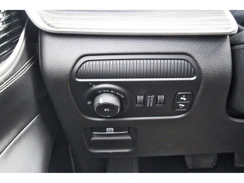 Used 2022 Jeep Wagoneer Series III w/ Premium Group I AWD/4WD image 19
