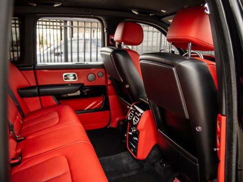 Used 2021 Rolls-Royce Cullinan image 44