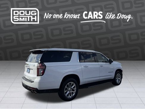 Used 2023 Chevrolet Suburban Premier image 5