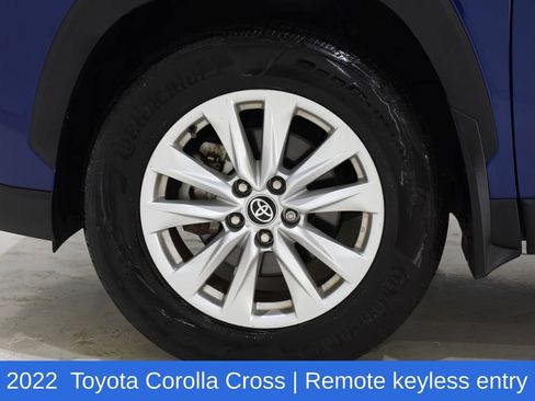 Used 2022 Toyota Corolla Cross LE w/ Black Badges Package (TMS) AWD/4WD image 6