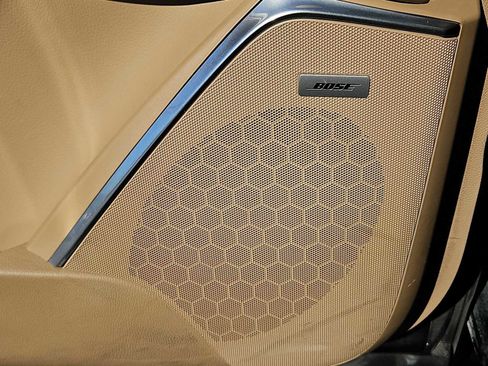 Used 2018 Cadillac Escalade Platinum image 30